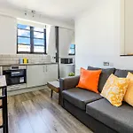 Langdon Apartments, Bouverie Place