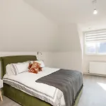 Luxury 3 Bedroom Flat 5 Min To Tube Station