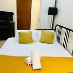 Beautiful One Bedroom Flat In Central Location