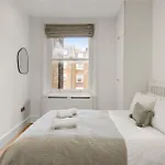 Prime 2 Bedroom Apt, Kensington Garden Square View