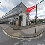 Elephant & Castle - Zone 2 - Private Rooms - Shared Bathroom