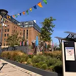 Family Stay Battersea With Balcony In Central London
