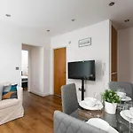 West London Stunning 2Bed Flat Near Ladbroke Grove