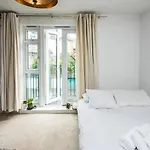 2Bd Stylish Home W/T Grand Piano Central London