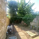 1 Bedroom Cosy Spacious