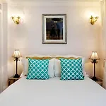 Veeve - The Westminster Courtyard Apartment