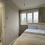Homely 5-Bed Greenwich With Free Parking And A Large Garden