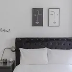Modern 2Bd Apartment: Comfort In Every Corner