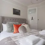 Newly Renovated 4 Bed Apartment In Marylebone - Sleeps 8