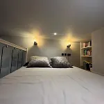 Modern Flat, Ideal Location!