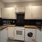 Beautiful Apartment Ac Up To Six,12 Min By Tube From Oxford Street,Ac