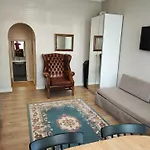 Beautiful Apartment Ac Up To Six,12 Min By Tube From Oxford Street,Ac