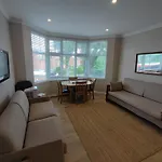 Beautiful Apartment Ac Up To Six,12 Min By Tube From Oxford Street,Ac
