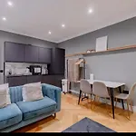 Sleek Flat In The Heart Of Earls Court