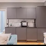 Sleek Flat In The Heart Of Earls Court