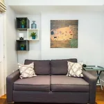 A Stunning Three Bedroom Home In Mayfair