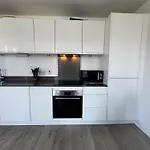 Luxury Olive Haven 1Bed, 1 Min To Dlr & University