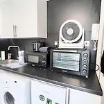 Cosy Studio - London