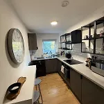 Spacious New London Apartment!