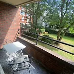 Spacious New London Apartment!