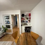 Spacious New London Apartment!