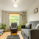 Cosy 2Br Apt, 6 Mins Train Station, Wimbledon