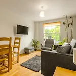 Cosy 2Br Apt, 6 Mins Train Station, Wimbledon