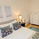 Stylish 2-Bedroom Apartment Near Abbey Road, Maida Vale