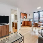 Chic High Barbican Apt - Heart Of London