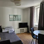 1 Bedroom Apartment Near 3Museums