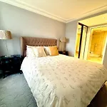 Modern One Bedroom In Central