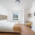 Stylish 2Br Apartment Near London Vauxhall