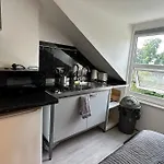An Economic Studio In The Heart Of Chiswick - London