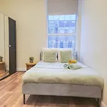 Cosy 2-Bedroom Flat With Free Wi-Fi In Shepherds Bush Near Westfield