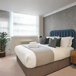 Central Belgravia Designer Apartment - For 4