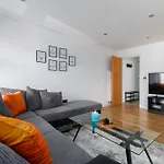 London City Hoxton Shoreditch 2 Bdr 2 Bath Balcony