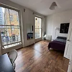 Large Studio - Sleeps 4 -10 Min Walk To Paddington
