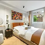 Stylish London Stay - Walk To Top Sights