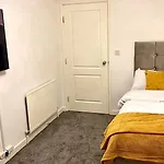 Wembley Luxury Apartment