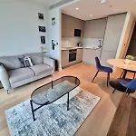 Hyde Park Superior Apartment At Paddington