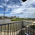 Canary Wharf Stay Modern 1Br Fast Wifi & Balcony Views