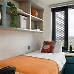 Student Only 3 Bed Private Flat With Shared Washroom Battersea