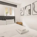 Pass The Keys Modern Spacious Flat Wcar Park In South London