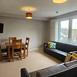 Comfortable Two Bedroom Flat For 6 People\'S