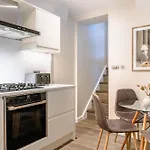 Be London - The Chinatown Residences