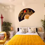 Candy Cafe Apartment