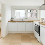 1 Bed Apartment In Battersea