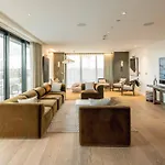 Sunrise City View Luxury Apartment With Balcony And Elevator