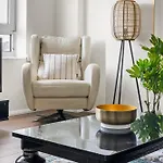Charming 1 Bedroom Serviced Apartment In Camden