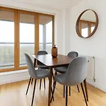 1 Bed Flat In Vibrant Hackney